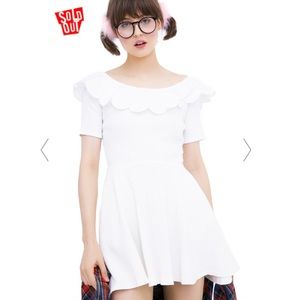 one spo Scallop Sweatheart Dress